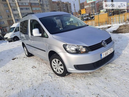 Volkswagen Caddy 2012  випуску Івано-Франківськ з двигуном 1.6 л дизель мінівен автомат за 10999 долл. 