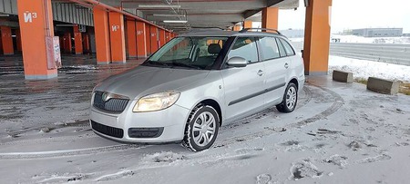 Skoda Fabia 2009  випуску Львів з двигуном 1.6 л бензин універсал автомат за 8300 долл. 