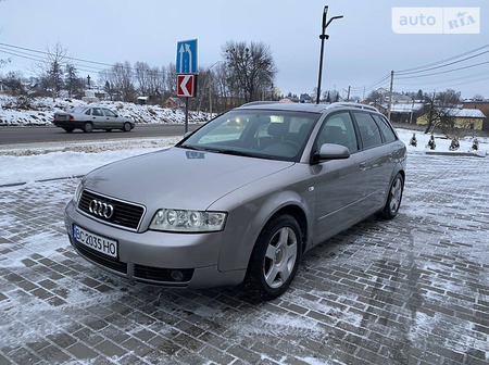 Audi A4 Limousine 2002  випуску Львів з двигуном 2.5 л дизель універсал механіка за 5300 долл. 