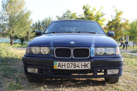 BMW 325 1993  випуску Донецьк з двигуном 0 л дизель седан механіка за 2900 долл. 