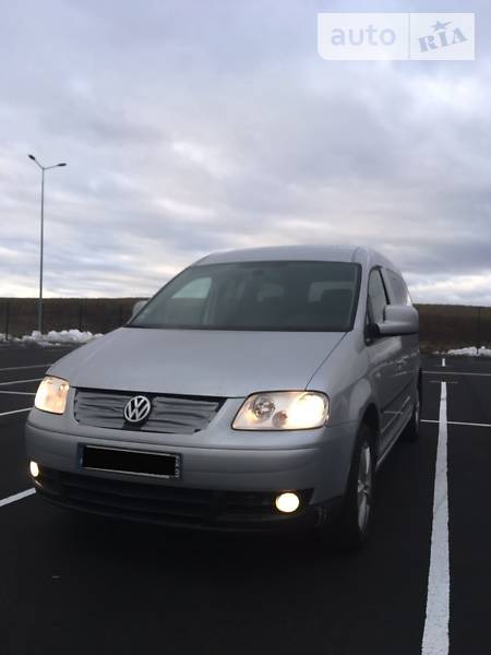 Volkswagen Caddy 2010  випуску Рівне з двигуном 0 л дизель мінівен автомат за 10200 долл. 