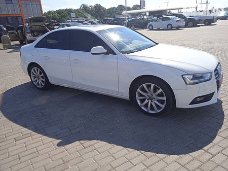 Audi A4 Limousine 2013  випуску Львів з двигуном 2 л дизель седан автомат за 15500 долл. 