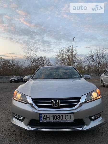 Honda Accord 2014  випуску Донецьк з двигуном 2.4 л бензин седан автомат за 15100 долл. 