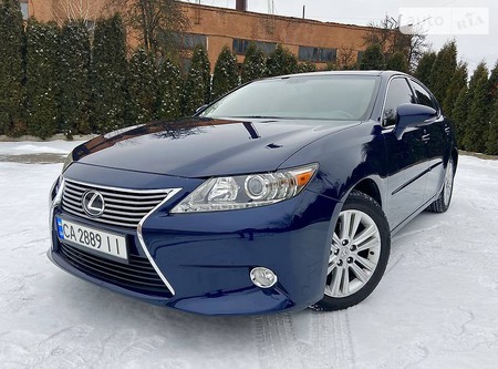 Lexus ES 350 2013  випуску Черкаси з двигуном 3.5 л  седан автомат за 22000 долл. 