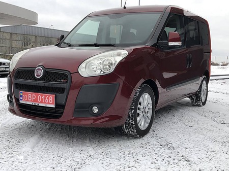 Fiat Doblo 2010  випуску Луцьк з двигуном 1.6 л дизель мінівен механіка за 8500 долл. 