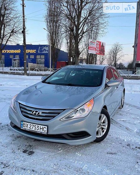 Hyundai Sonata 2013  випуску Хмельницький з двигуном 2.4 л бензин седан автомат за 8950 долл. 