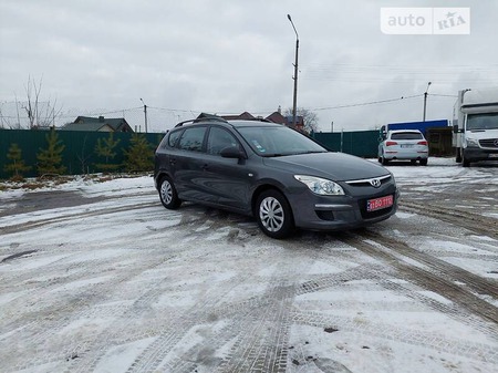 Hyundai i30 2008  випуску Луцьк з двигуном 1.6 л дизель універсал механіка за 6500 долл. 