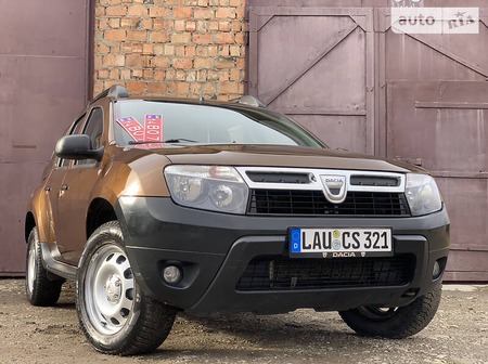 Dacia Duster 2012  випуску Львів з двигуном 1.6 л бензин позашляховик механіка за 8999 долл. 