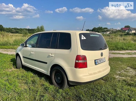 Volkswagen Touran 2004  випуску Дніпро з двигуном 1.9 л дизель універсал автомат за 6500 долл. 