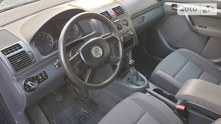 Volkswagen Touran 2005  випуску Тернопіль з двигуном 2 л бензин мінівен механіка за 6300 долл. 