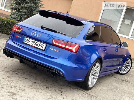 Audi RS6 2015  випуску Дніпро з двигуном 4 л бензин універсал автомат за 69000 долл. 