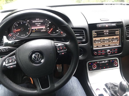 Volkswagen Touareg 2011  випуску Рівне з двигуном 3 л дизель позашляховик автомат за 22500 долл. 