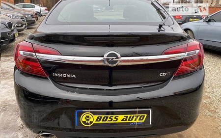 Opel Insignia 2016  випуску Івано-Франківськ з двигуном 2 л дизель ліфтбек автомат за 14500 долл. 