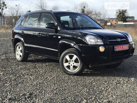 Hyundai Tucson 2006  випуску Луцьк з двигуном 2 л дизель позашляховик механіка за 9500 долл. 