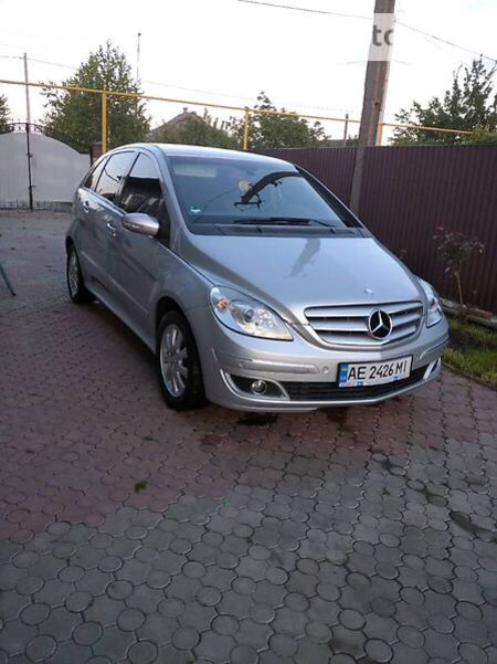 Mercedes-Benz B 170 2006  випуску Дніпро з двигуном 1.7 л бензин хэтчбек механіка за 7900 долл. 