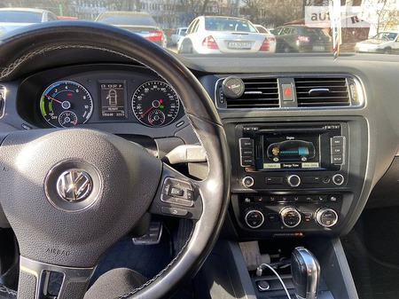 Volkswagen Jetta 2012  випуску Київ з двигуном 1.4 л гібрид седан автомат за 8000 долл. 