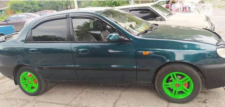 Daewoo Lanos 2001  випуску Миколаїв з двигуном 1.5 л  седан механіка за 3700 долл. 