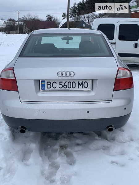 Audi A4 Limousine 2002  випуску Львів з двигуном 1.8 л  седан автомат за 6500 долл. 