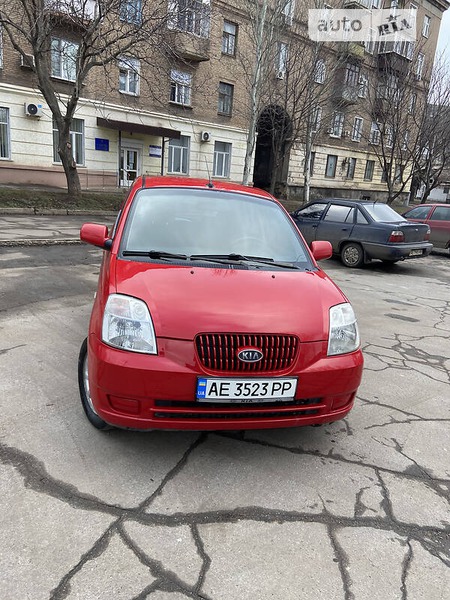 KIA Picanto 2004  випуску Дніпро з двигуном 1.1 л бензин хэтчбек  за 4900 долл. 