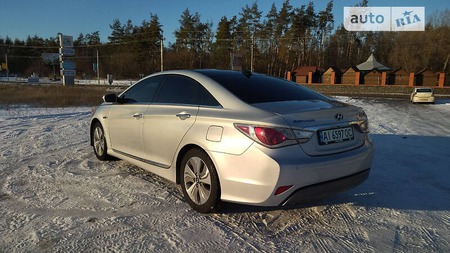 Hyundai Sonata 2012  випуску Київ з двигуном 2.4 л гібрид седан автомат за 11500 долл. 