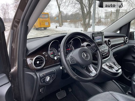 Mercedes-Benz V 250 2017  випуску Суми з двигуном 0 л дизель мінівен автомат за 42500 долл. 