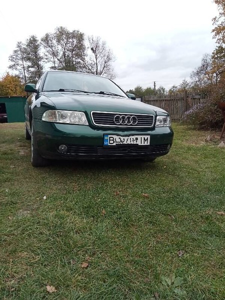 Audi A4 Limousine 1999  випуску Львів з двигуном 1.6 л бензин седан механіка за 4500 долл. 