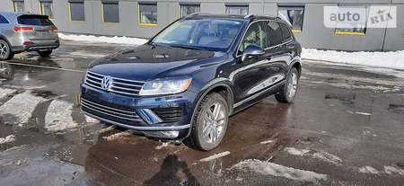 Volkswagen Touareg 2015  випуску Київ з двигуном 3.6 л бензин позашляховик автомат за 25200 долл. 