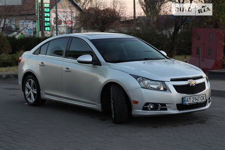 Chevrolet Cruze 2013  випуску Івано-Франківськ з двигуном 1.4 л бензин седан автомат за 8400 долл. 
