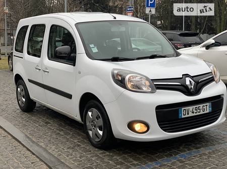 Renault Kangoo 2015  випуску Дніпро з двигуном 1.5 л дизель мінівен механіка за 12000 долл. 