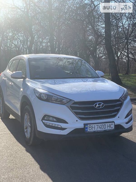 Hyundai Tucson 2016  випуску Одеса з двигуном 2 л бензин позашляховик автомат за 16300 долл. 