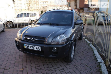 Hyundai Tucson 2008  випуску Одеса з двигуном 2 л бензин позашляховик механіка за 9300 долл. 