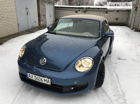 Volkswagen Beetle 2015  випуску Харків з двигуном 1.8 л бензин кабріолет автомат за 14400 долл. 