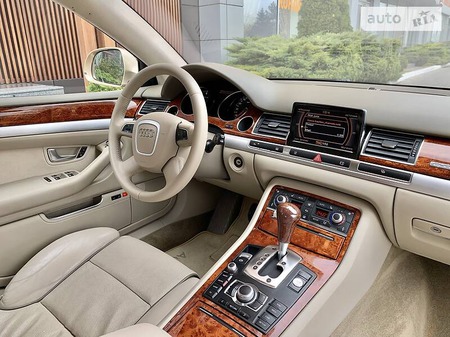 Audi A8 2009  випуску Донецьк з двигуном 4.2 л бензин седан автомат за 13500 долл. 
