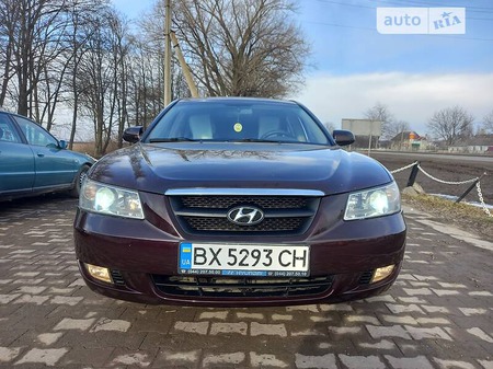 Hyundai Sonata 2007  випуску Хмельницький з двигуном 2.4 л  седан механіка за 6199 долл. 