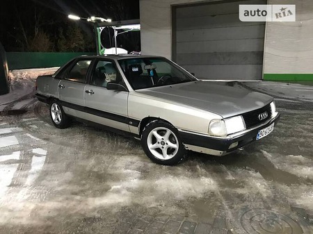 Audi 100 1986  випуску Тернопіль з двигуном 2.2 л  седан  за 1500 долл. 