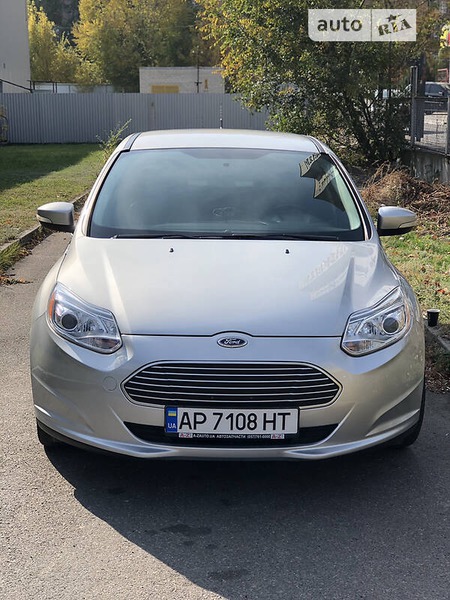 Ford Focus 2013  випуску Дніпро з двигуном 0 л електро хэтчбек автомат за 9300 долл. 