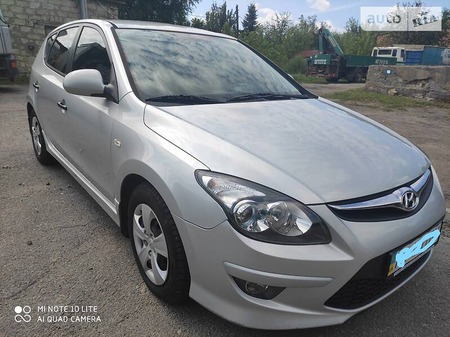 Hyundai i30 2011  випуску Вінниця з двигуном 1.4 л бензин седан механіка за 7400 долл. 