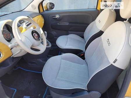 Fiat 500 2014  випуску Житомир з двигуном 1.2 л бензин хэтчбек  за 10500 долл. 