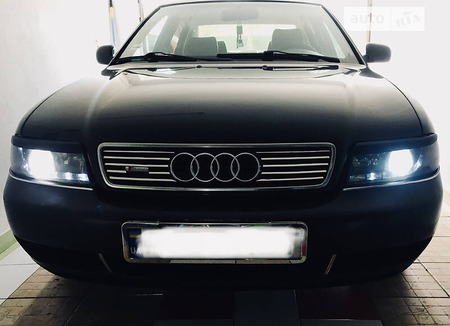 Audi A4 Limousine 1997  випуску Ужгород з двигуном 1.9 л дизель седан механіка за 4897 долл. 