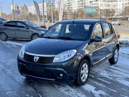 Dacia Sandero 2009  випуску Запоріжжя з двигуном 1.4 л бензин хэтчбек механіка за 6650 долл. 