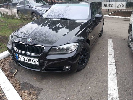 BMW 323 2010  випуску Миколаїв з двигуном 2.5 л бензин седан автомат за 10800 долл. 