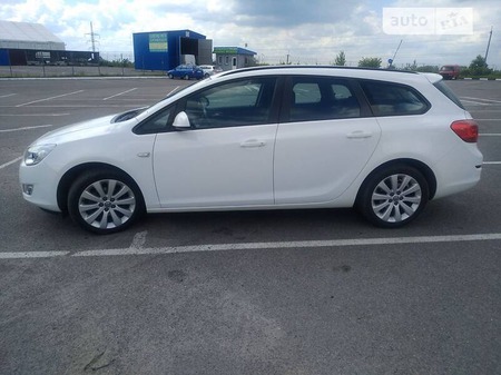 Opel Astra 2011  випуску Рівне з двигуном 1.4 л бензин універсал автомат за 9500 долл. 