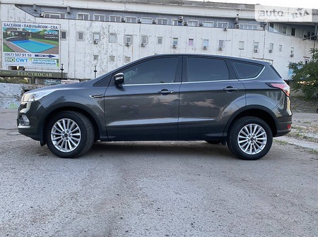 Ford Kuga 2019  випуску Дніпро з двигуном 1.5 л дизель позашляховик  за 23000 долл. 