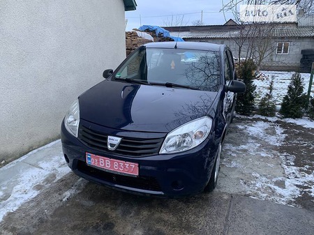 Dacia Sandero 2010  випуску Луцьк з двигуном 1.2 л бензин хэтчбек механіка за 4049 долл. 