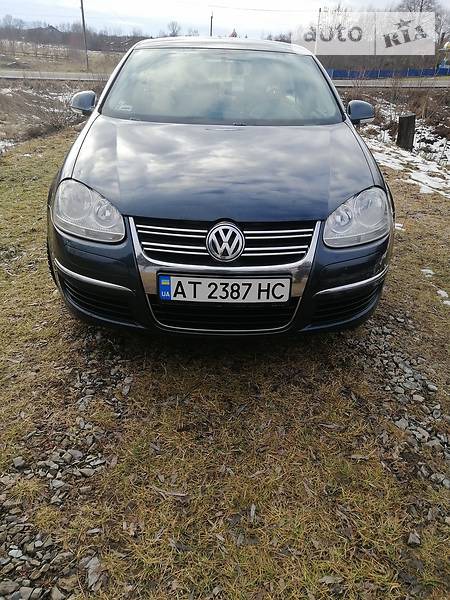 Volkswagen Jetta 2006  випуску Івано-Франківськ з двигуном 1.6 л бензин седан механіка за 6750 долл. 