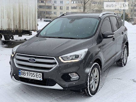 Ford Kuga 2019  випуску Харків з двигуном 2 л дизель позашляховик  за 26300 долл. 