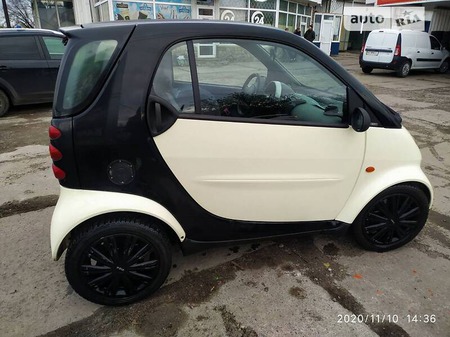 Smart ForTwo 2004  випуску Харків з двигуном 0.7 л бензин купе автомат за 3600 долл. 