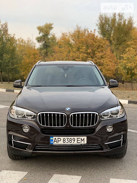 BMW X5 2015  випуску Запоріжжя з двигуном 3 л бензин позашляховик автомат за 35500 долл. 