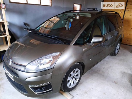 Citroen C4 Picasso 2012  випуску Житомир з двигуном 0 л дизель мінівен механіка за 8400 долл. 