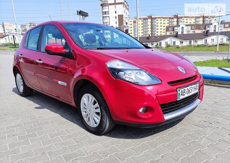 Renault Clio 2009  випуску Хмельницький з двигуном 1.6 л бензин хэтчбек автомат за 6200 долл. 